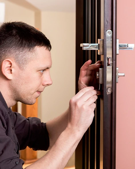 : Professional Locksmith For Commercial And Residential Locksmith Services in Largo