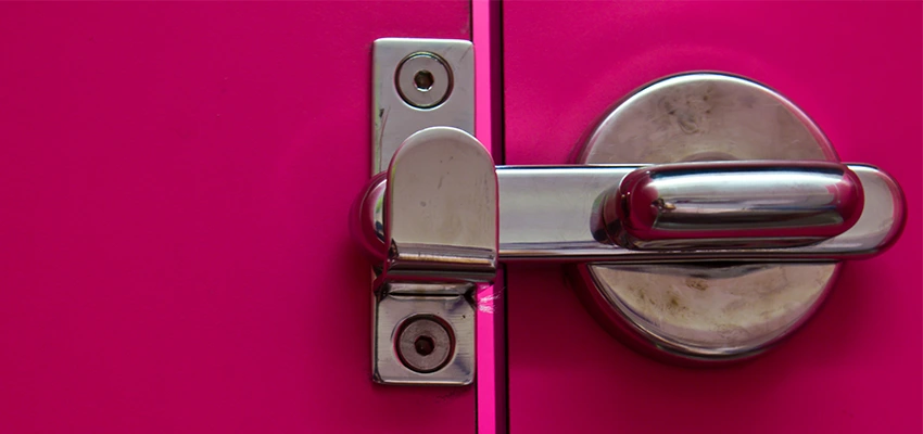 Childproof Gate Lock in Largo