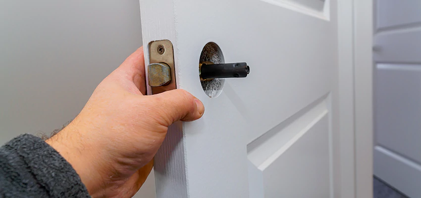 Nighttime Locksmith For Lock Repair in Largo