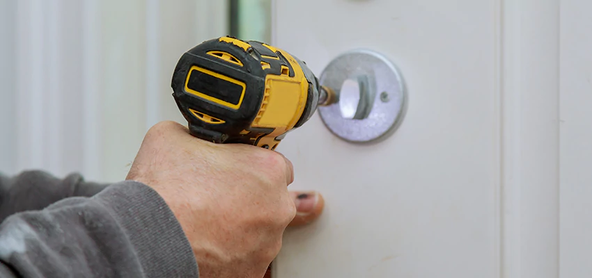 Street Locksmith For Smart Lock Repair in Largo